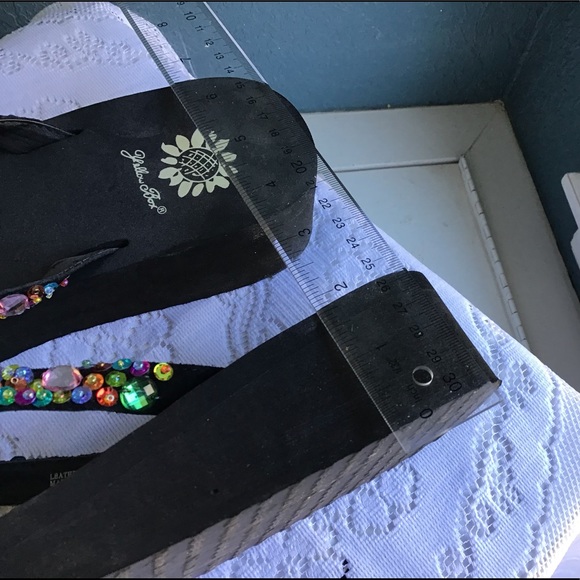 Women’s Yellow Box Multi-color Flip Flop / Sandals Size 8.5 - Picture 7 of 8